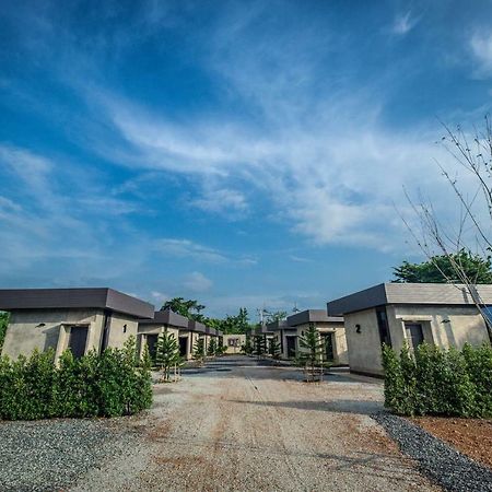 The Loft House Sakaeo Hotel Watthana Nakhon Luaran gambar