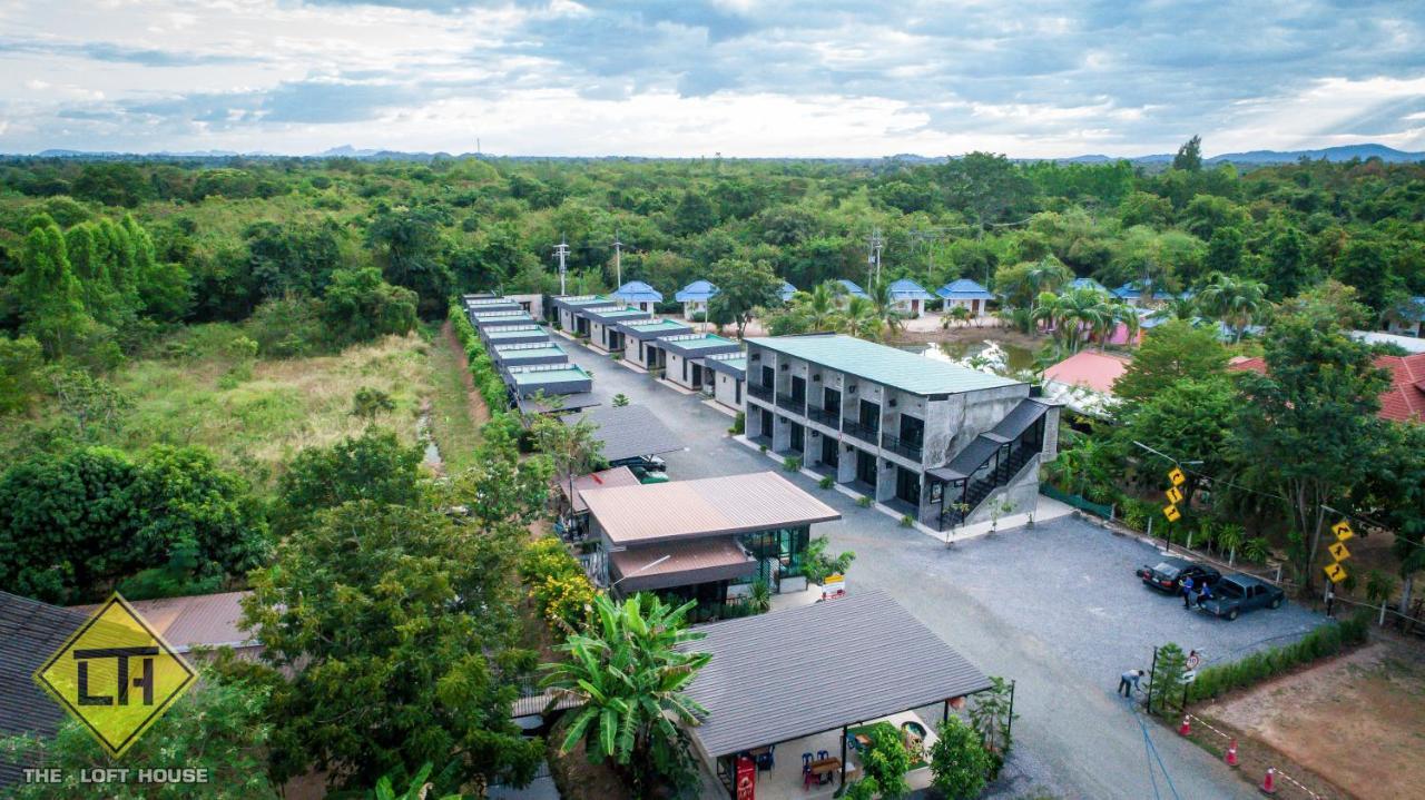 The Loft House Sakaeo Hotel Watthana Nakhon Luaran gambar